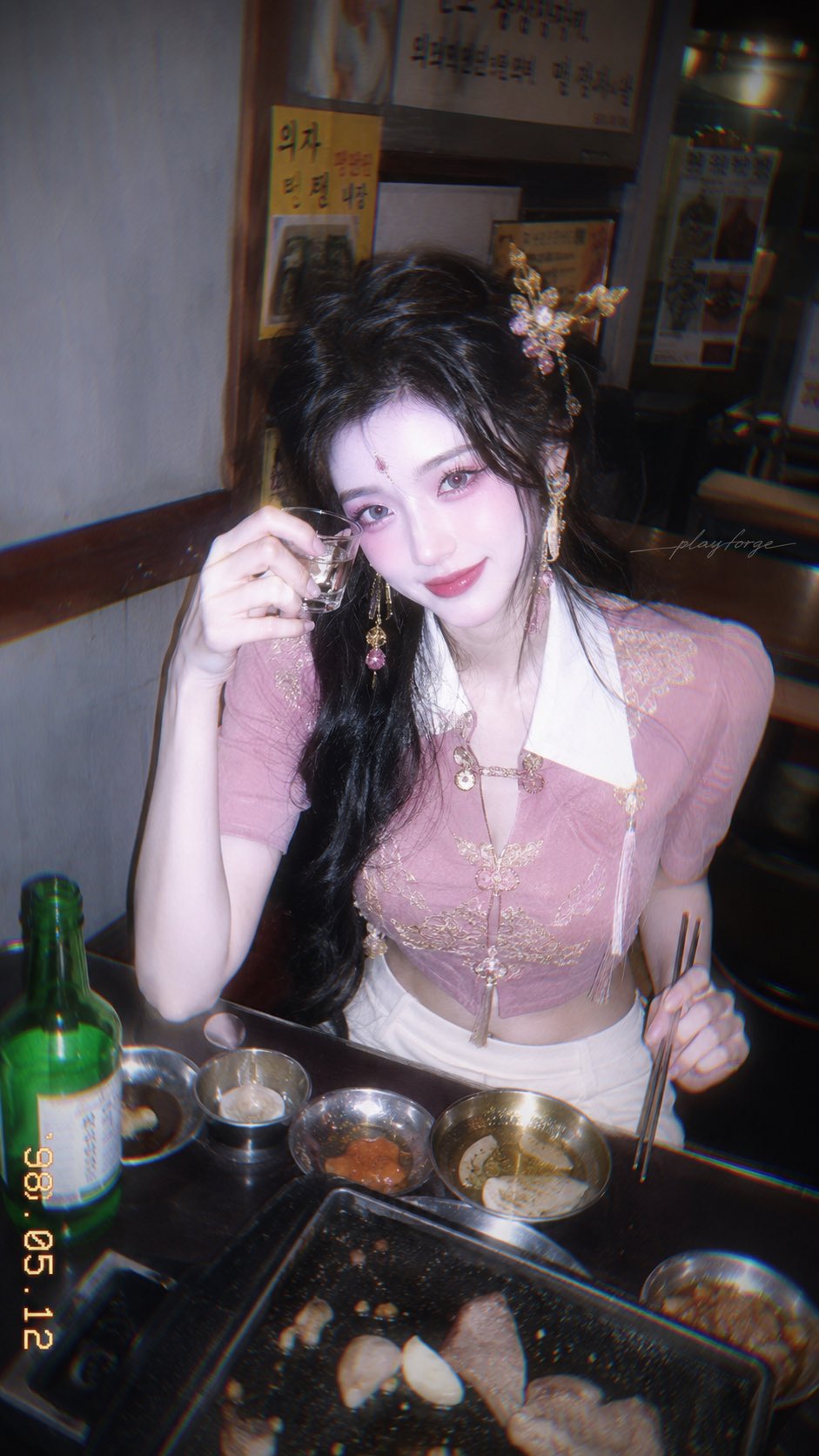 新中式唐风韩系混搭少女DV胶片感摄影 · Additional source example