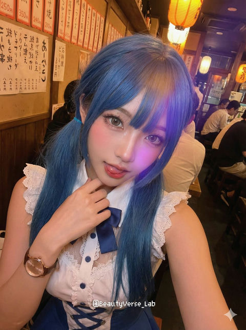 居酒屋微醺氛围下的撩人高角度自拍特写 - AI图片提示词示例