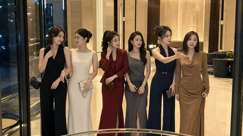 北京顶级私人会所的深夜接待魅影 - AI图片提示词示例