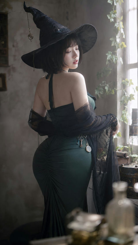 柔雾自然光复古女巫写真人像 - AI图片提示词示例
