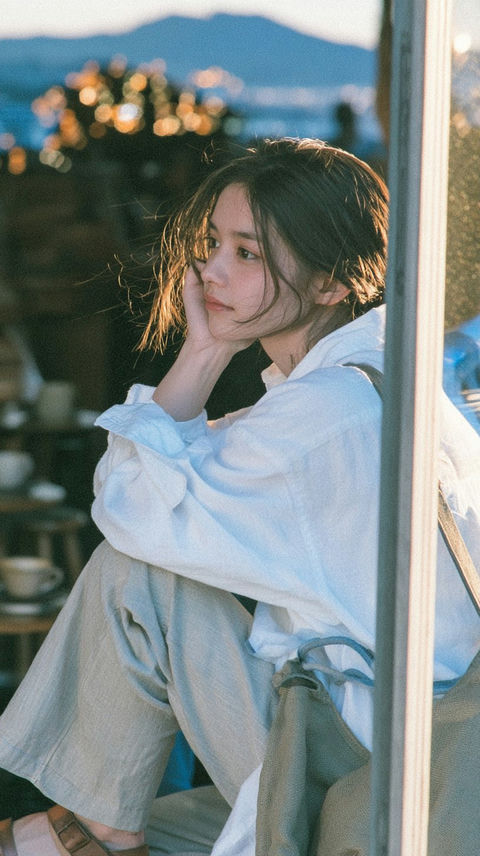 日系夏日少女写真长焦胶片摄影 - AI图片提示词示例