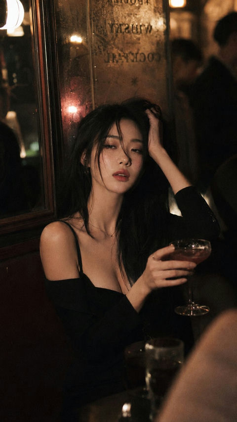昏暗酒吧氛围感韩国偶像人像 - AI图片提示词示例