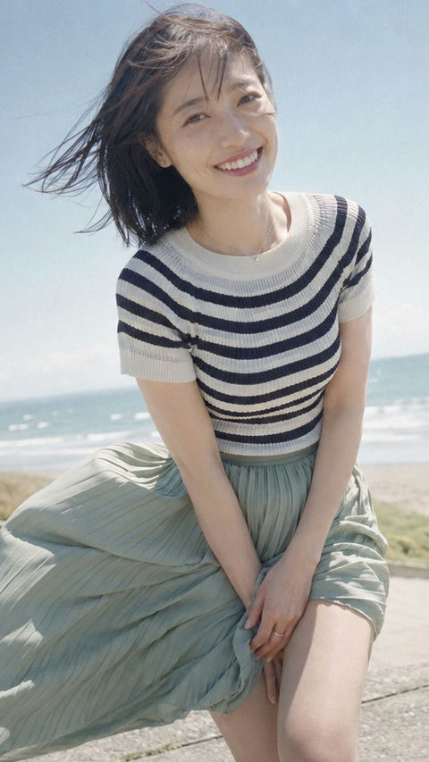 海边吹风的条纹衫褶裙日本女性全身人像 - AI图片提示词示例