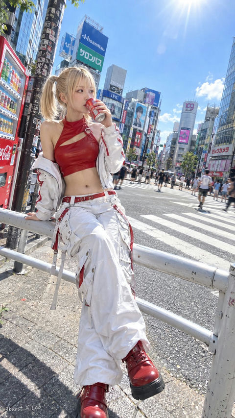 日本大都市街头红白街头风女性全身像 - AI图片提示词示例