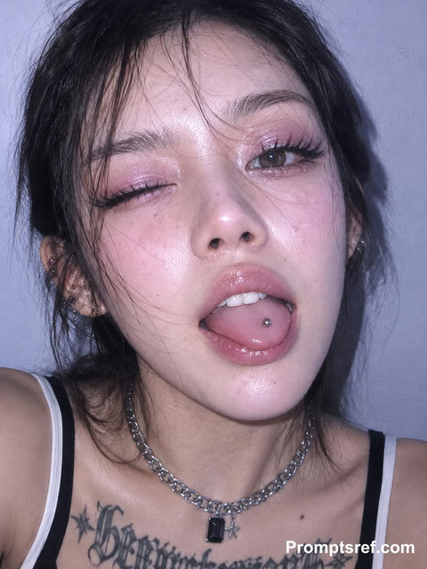叛逆少女Y2K直闪抓拍特写 - AI图片提示词示例