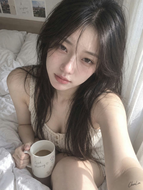 韩系女友清晨卧室私房抓拍
